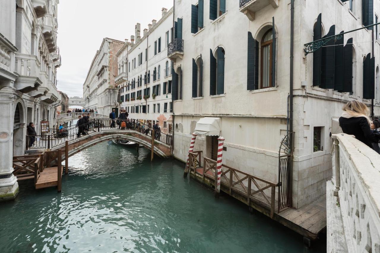 Hotel Al Ponte Dei Sospiri Venice Exterior photo